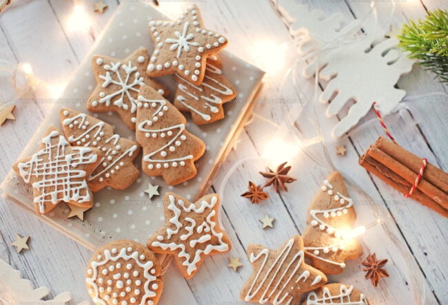 How Do Scandinavian Cookies Get Their Festive, Picture-Perfect Look?