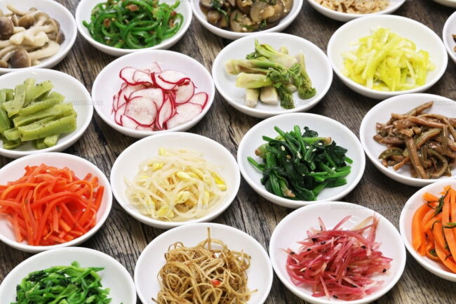 Why Are Korean Side Dishes Often Served in Small Portions?